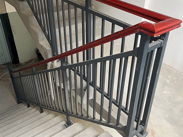 楼梯扶手